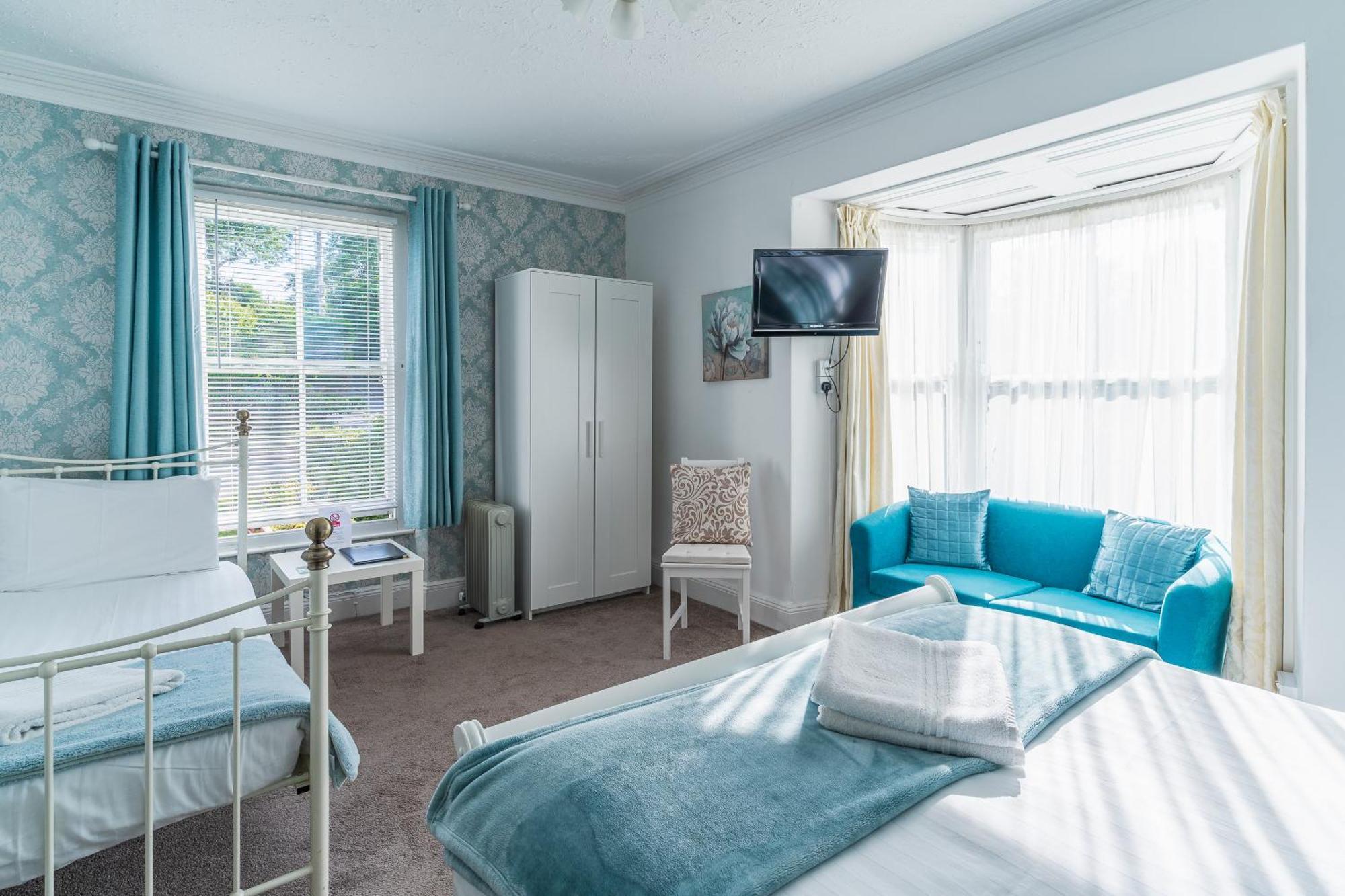 Rooms At The Highcliffe Aberporth Exterior photo
