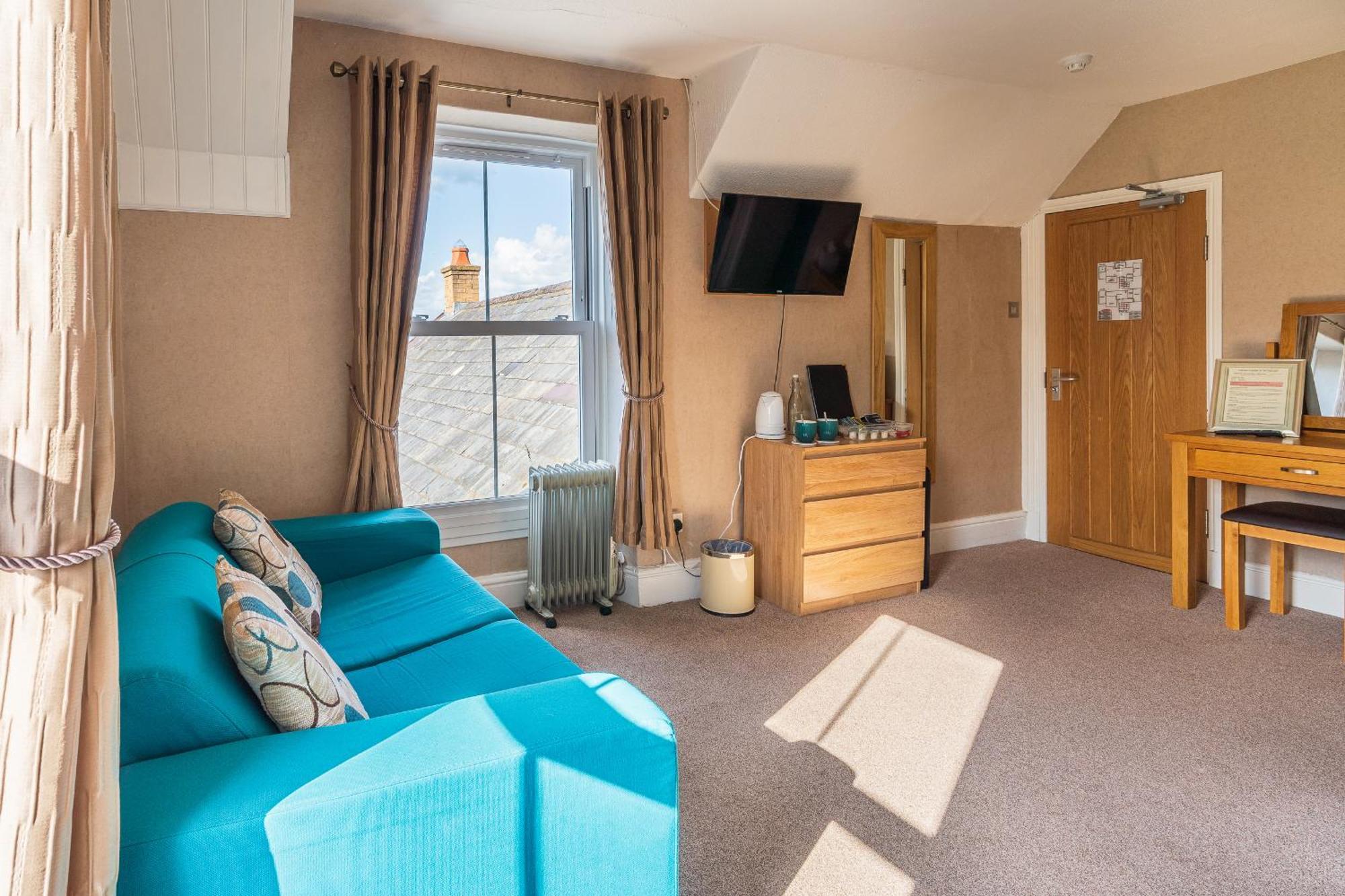 Rooms At The Highcliffe Aberporth Exterior photo
