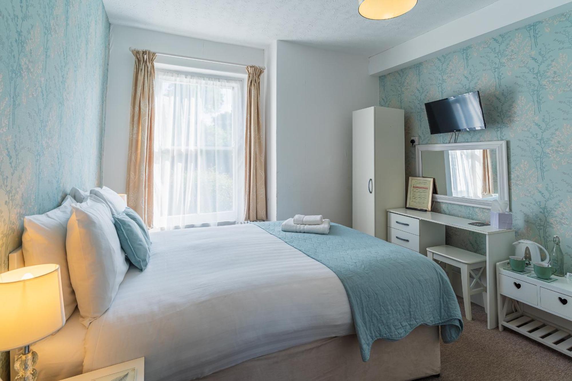 Rooms At The Highcliffe Aberporth Exterior photo